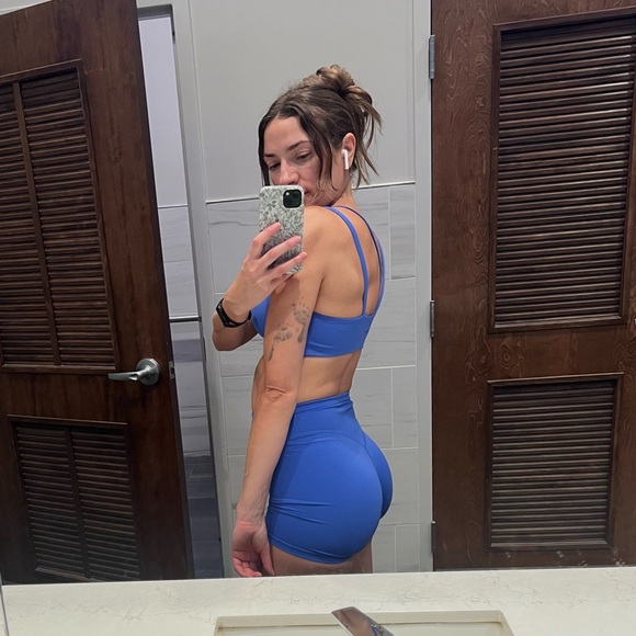 Meet your Posher, Mariah - Picture 2 of 4